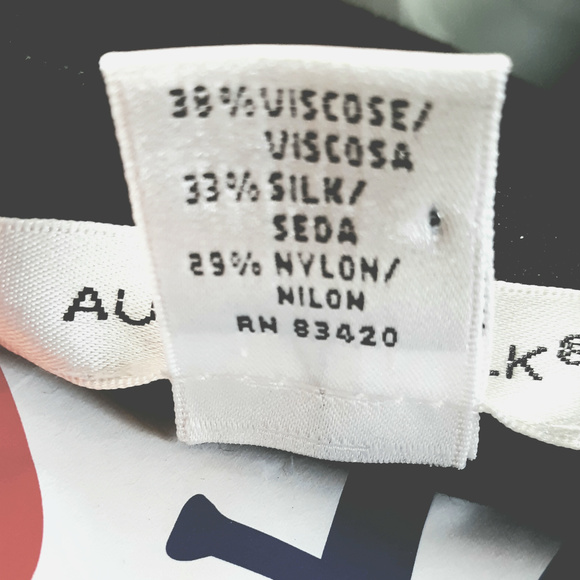 AUGUST SILK CLASSIC SHELL TOP - COMES DRIED CLEAN - Picture 5 of 6